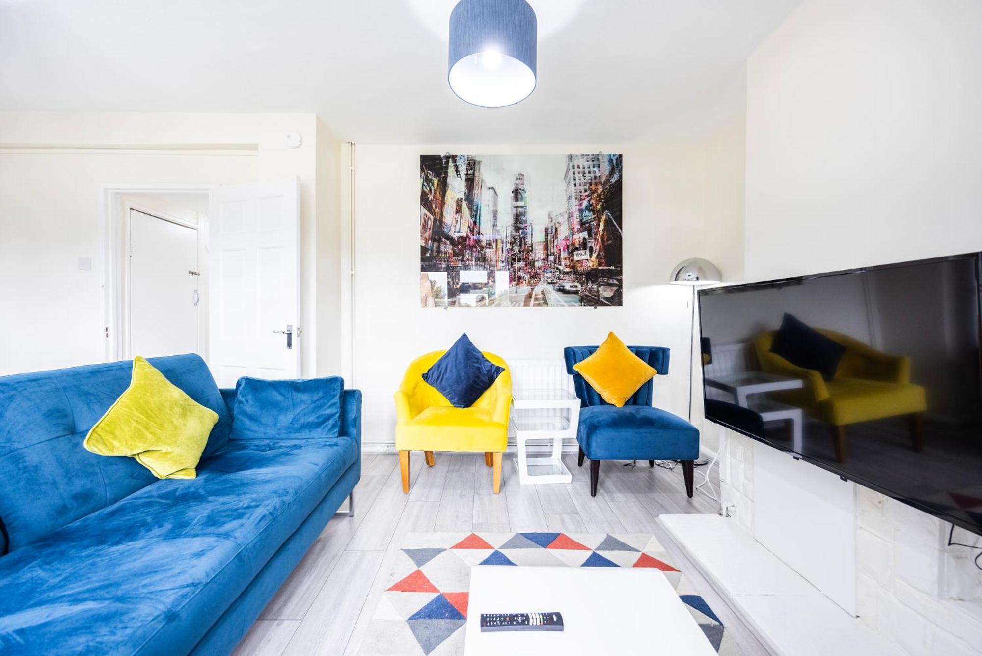 Garland Modern Close To Station 3 Bedroom Apartment