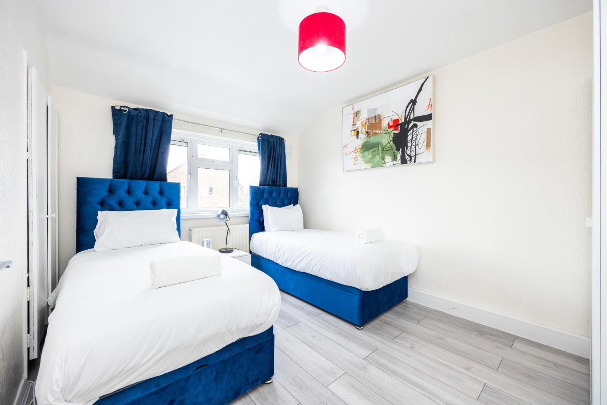 Apartment Garland Modern Close To Station 3 Bedroom *