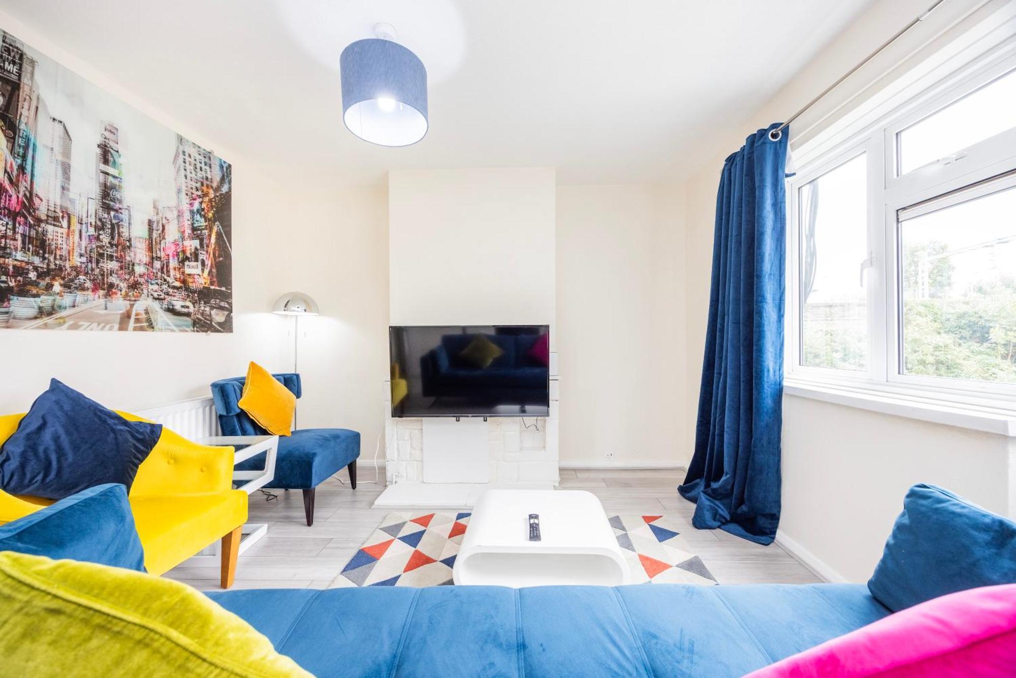 Garland Modern Close To Station 3 Bedroom