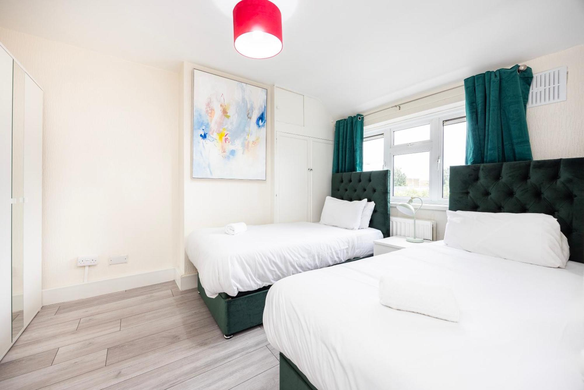 Apartment Garland Modern Close To Station 3 Bedroom *