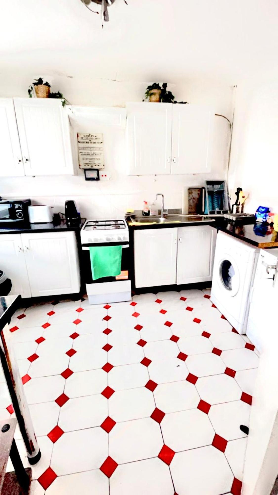 Cozy In 1 Stop To Liverpool Street Homestay *