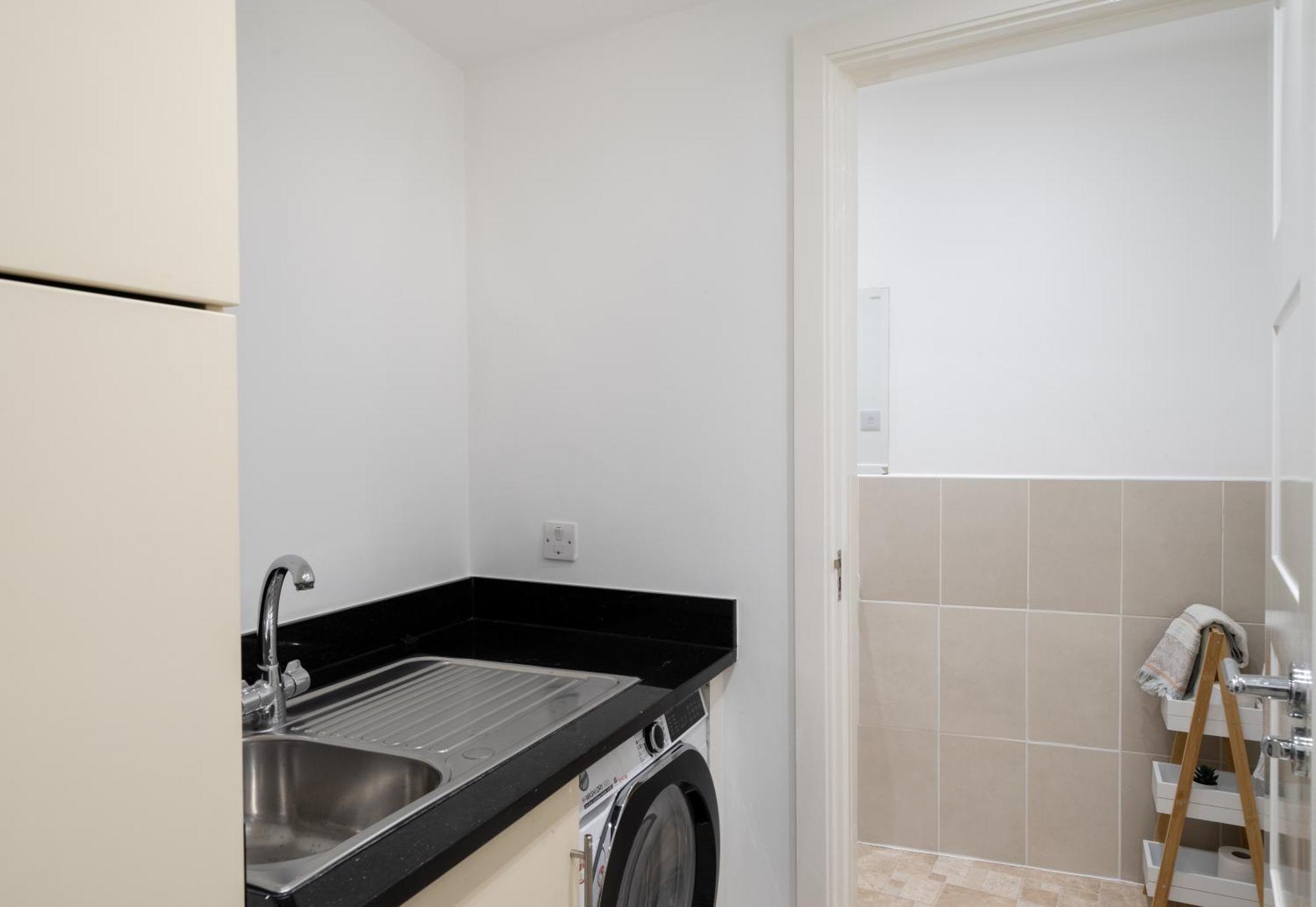 Superb 3 Bedroom Covent Garden House With 3 Ensuite Bathrooms