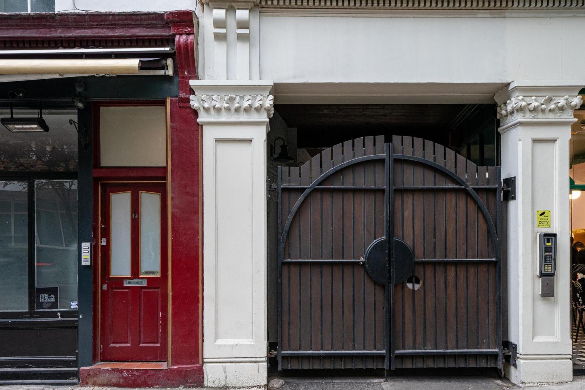 Superb 3 Bedroom Covent Garden House With 3 Ensuite Bathrooms Apartment