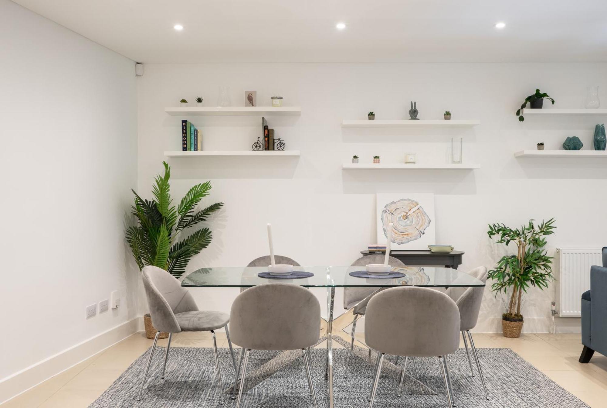 Superb 3 Bedroom Covent Garden House With 3 Ensuite Bathrooms Apartment *