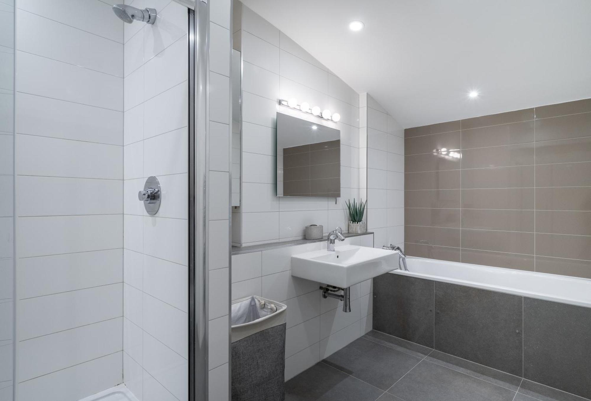 Superb 3 Bedroom Covent Garden House With 3 Ensuite Bathrooms