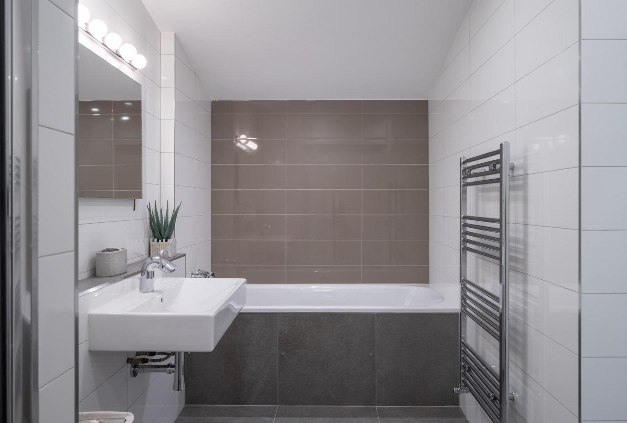 Superb 3 Bedroom Covent Garden House With 3 Ensuite Bathrooms Apartment *