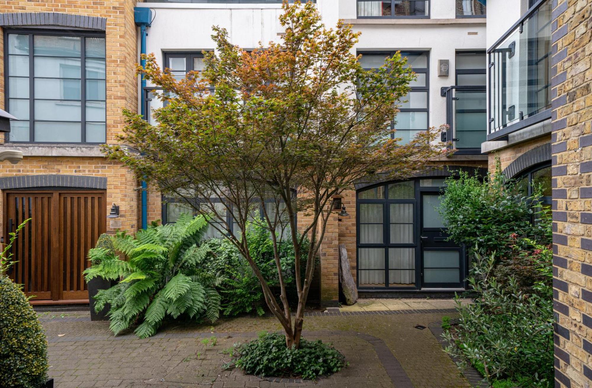 Superb 3 Bedroom Covent Garden House With 3 Ensuite Bathrooms Apartment London