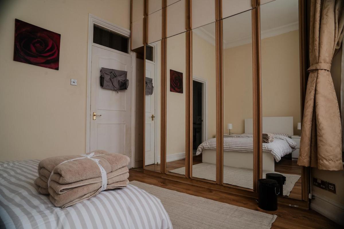 5 Stops From Everywhere - Balcony Flat Near Paddington Londres