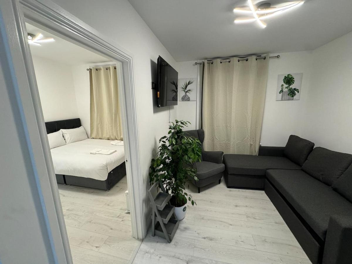 One Bedroom Flat 2nd Floor Victoria Apartment London