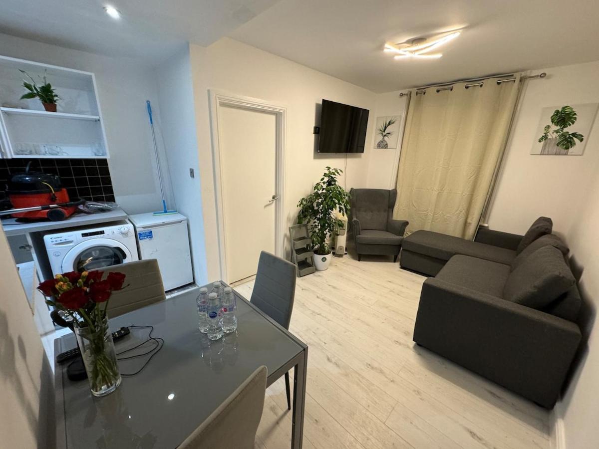 Apartment One Bedroom Flat 2nd Floor Victoria London