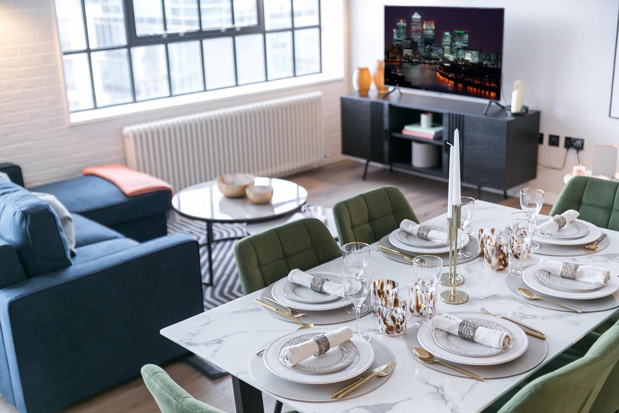 Urban Chic - Clink Street Apartment
