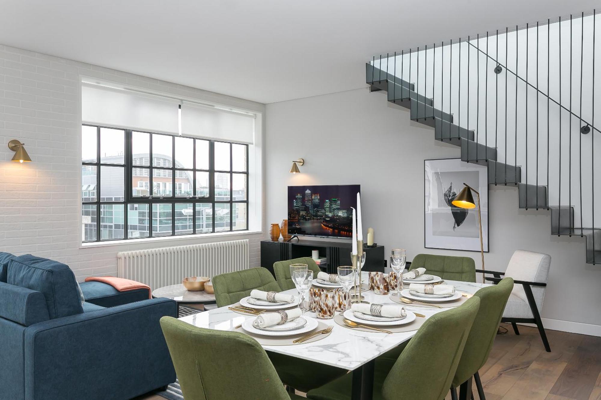 Urban Chic - Clink Street Apartment