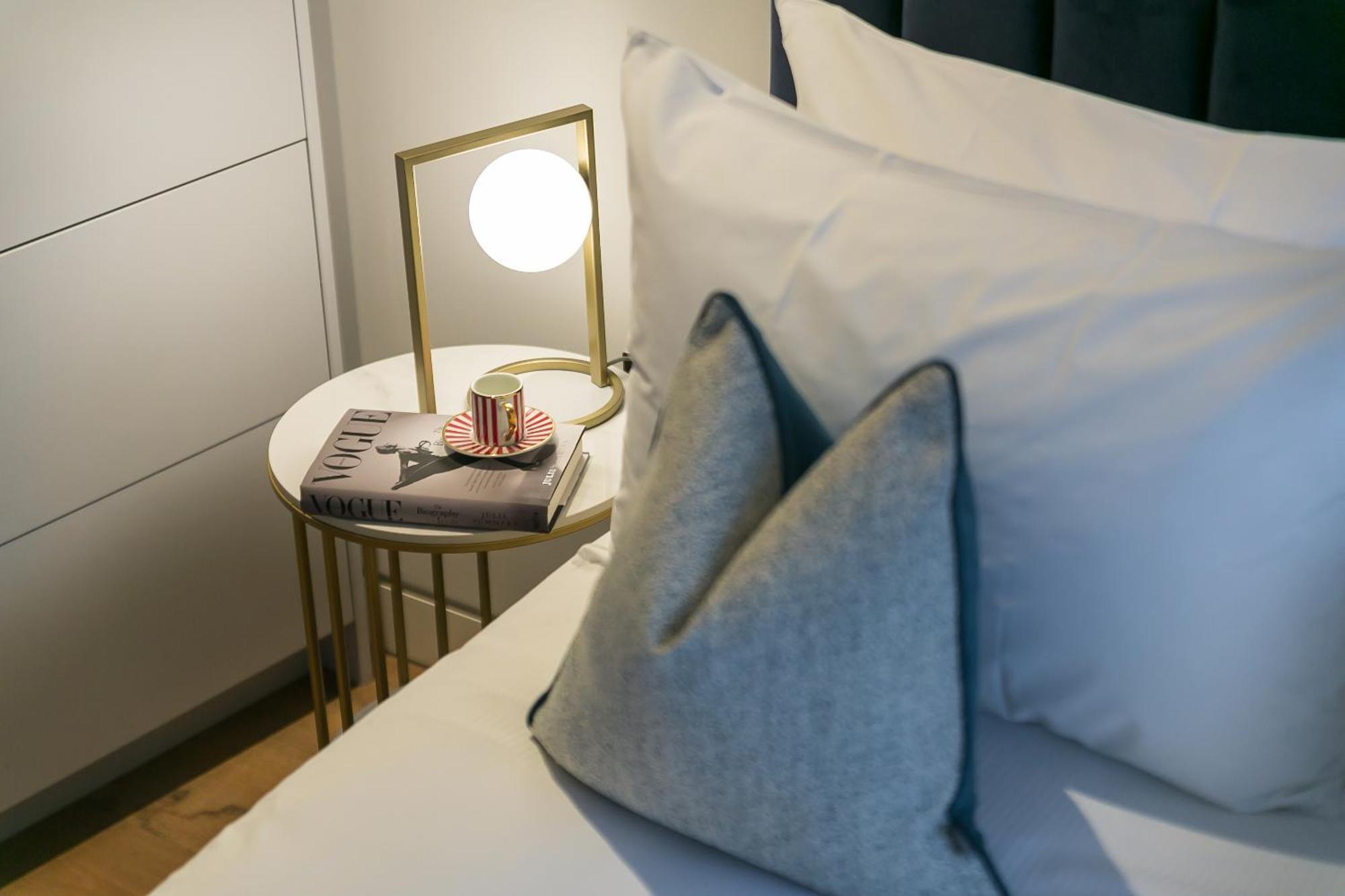 Urban Chic - Clink Street Apartment *