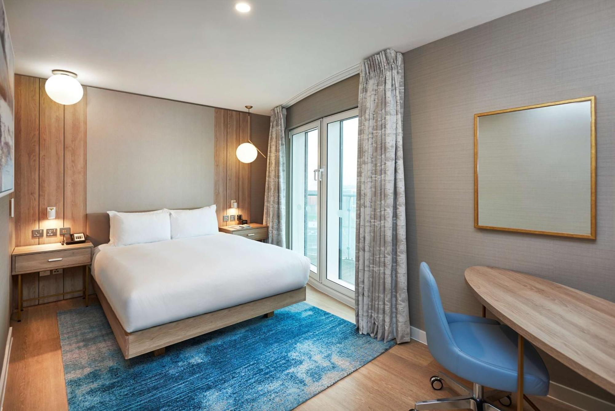 Hotell Doubletree By Hilton Excel 4*