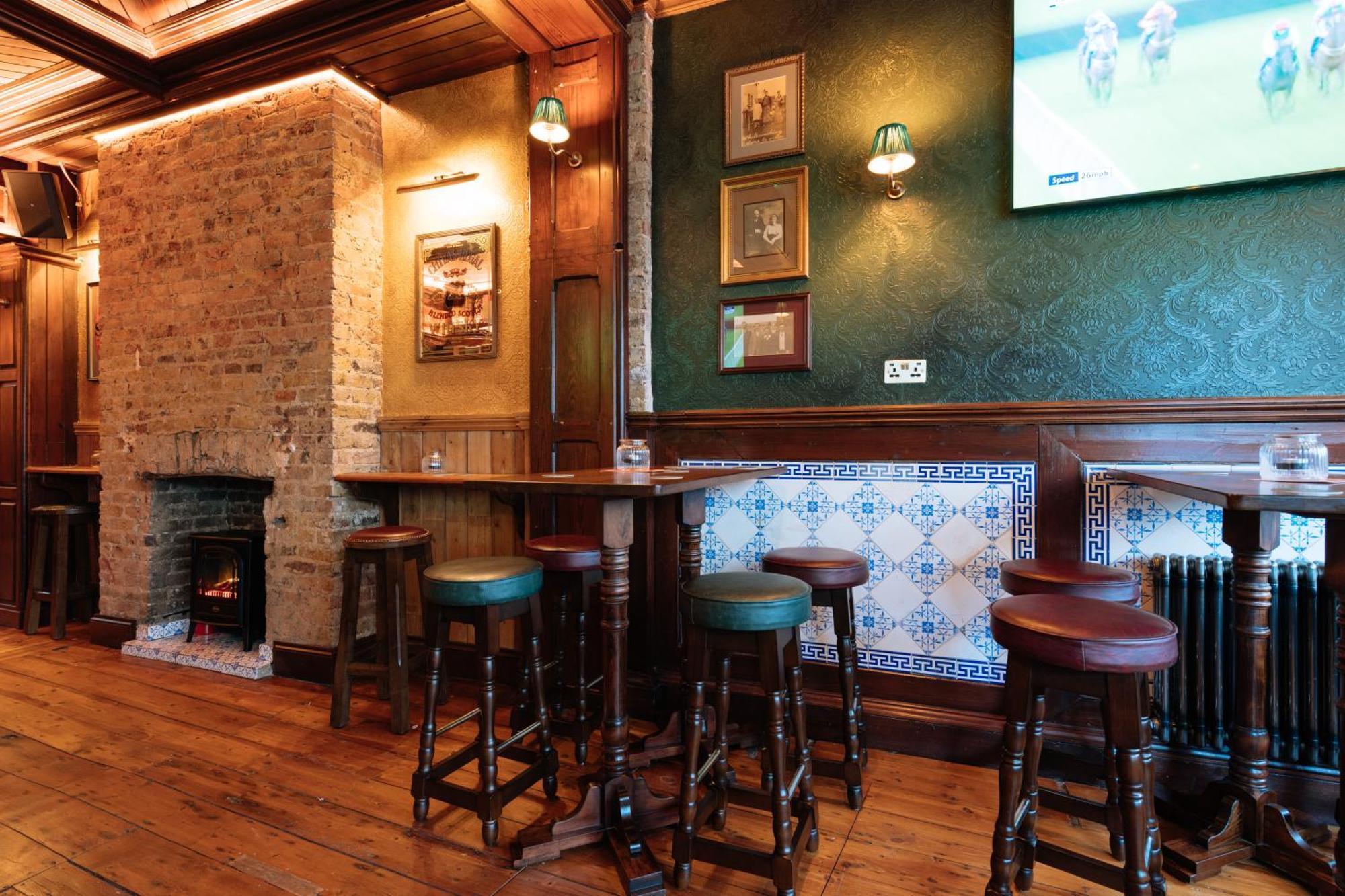 The Crown Pub & Gjestgiverier London