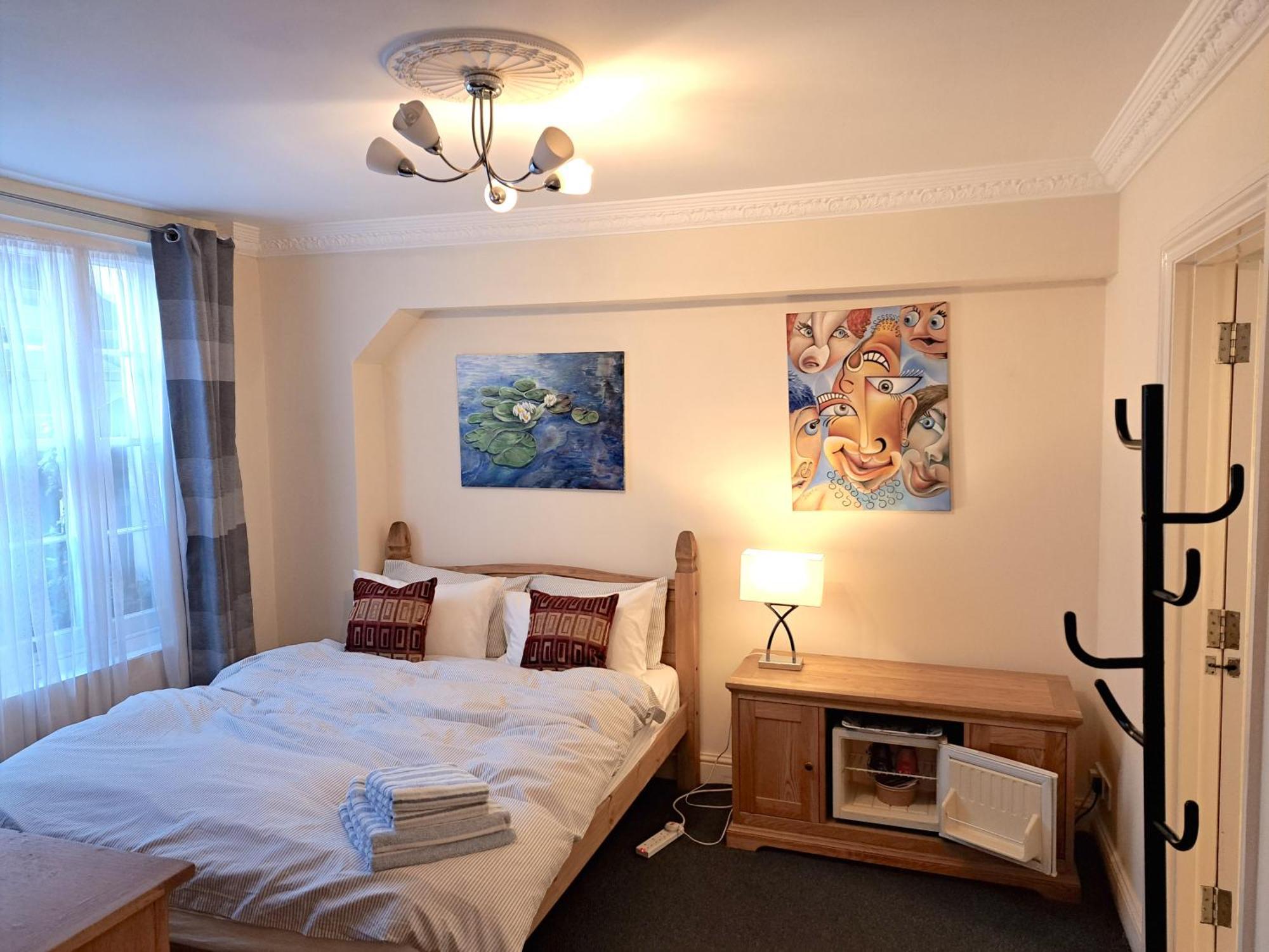 Double With Private Bathroom In Flat Centre Privatunterkunft