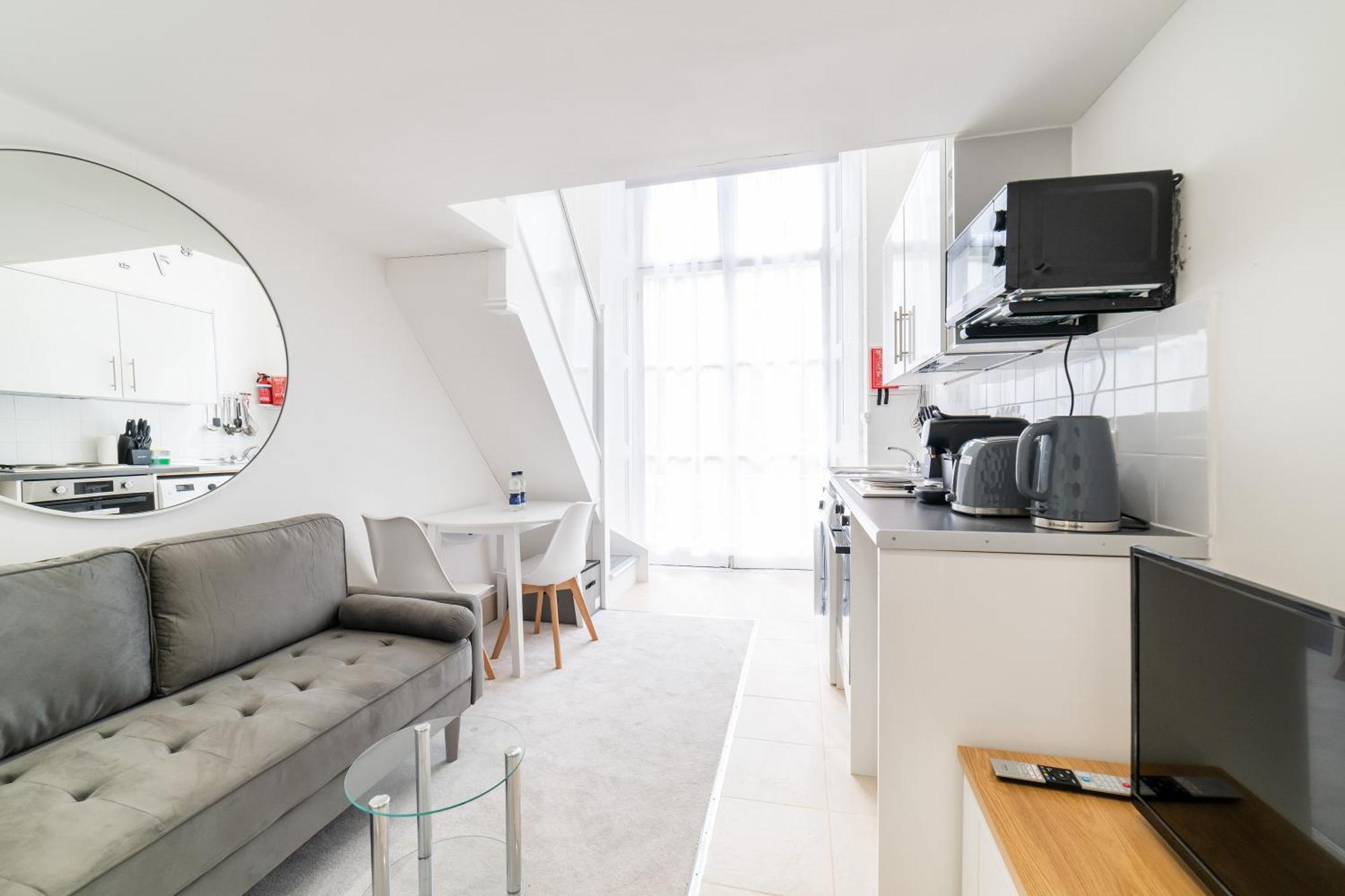 Apartment By Hyde Park *