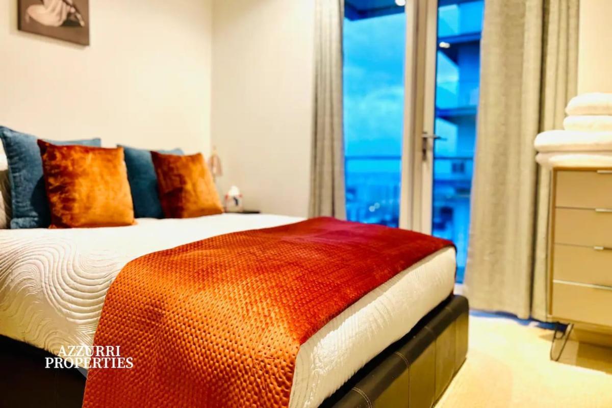 Monthly For 1br Flat With Millwall View And Only 7-minute Walk To Crossharbour Station * London