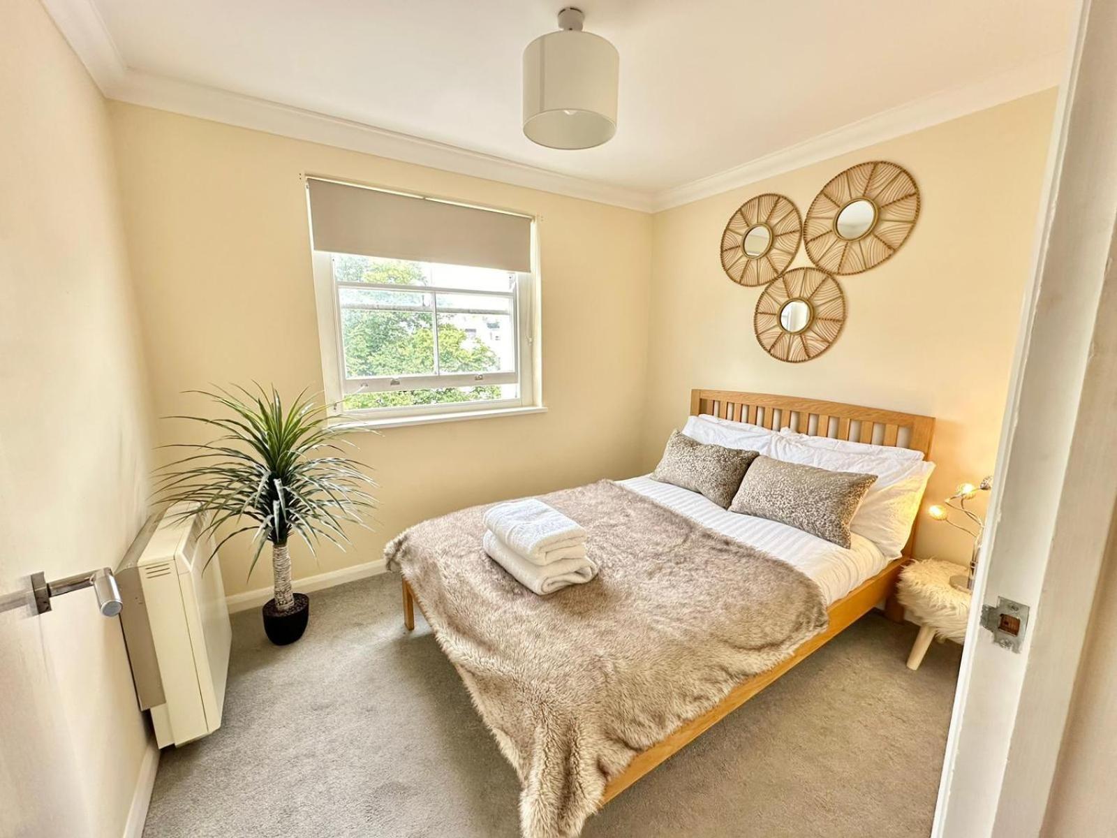 Spacious In Apartment