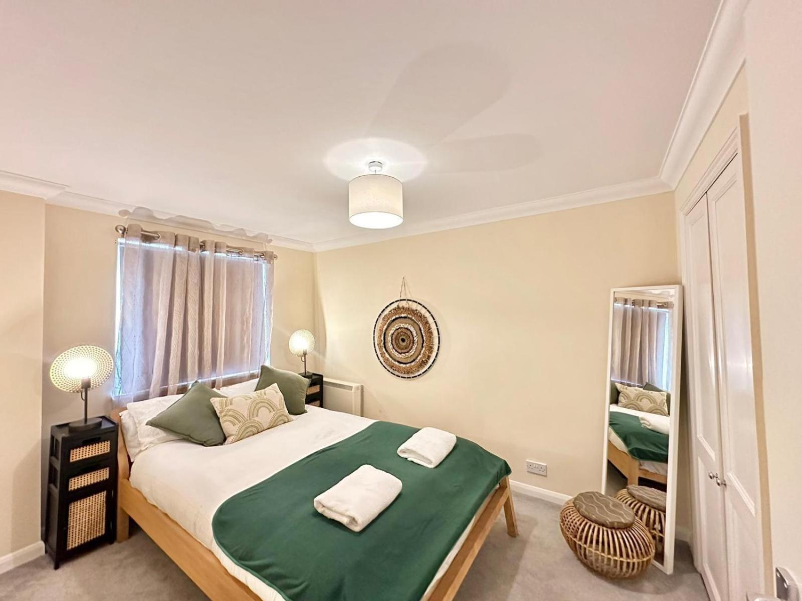 Spacious In * London