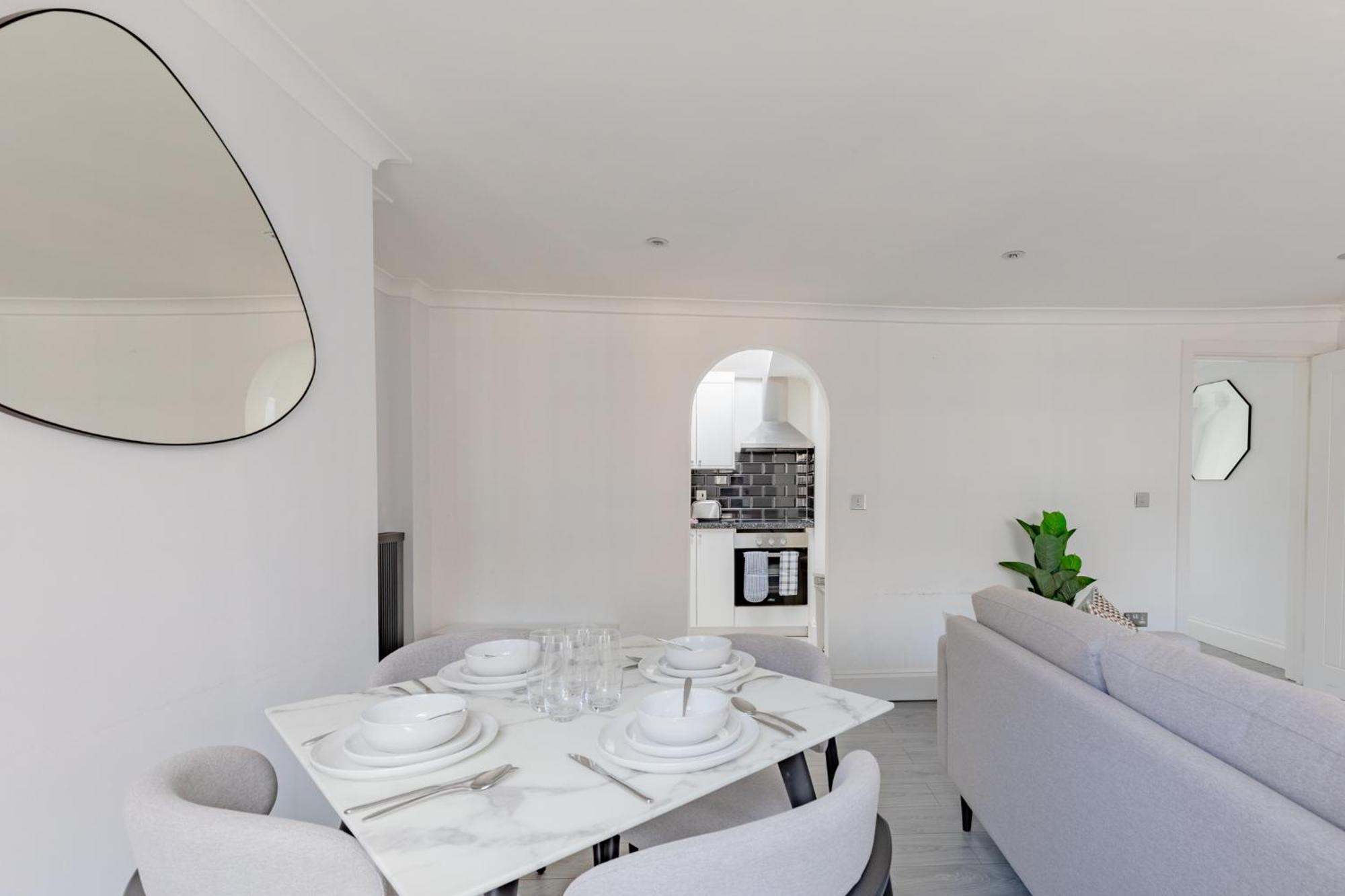 Stylish 2bd Flat In The Heart Of Kensington Apartment *