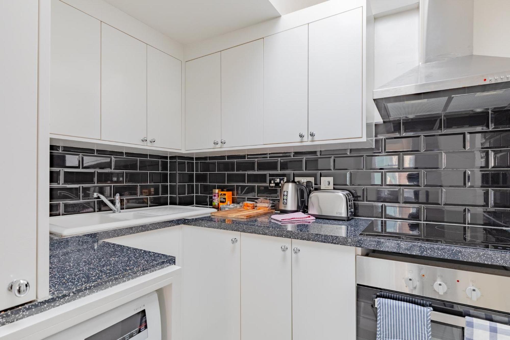 Stylish 2bd Flat In The Heart Of Kensington Apartment