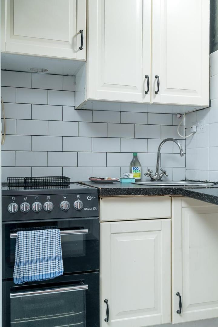 Charming Mews Flat Near Little Venice Apartment London