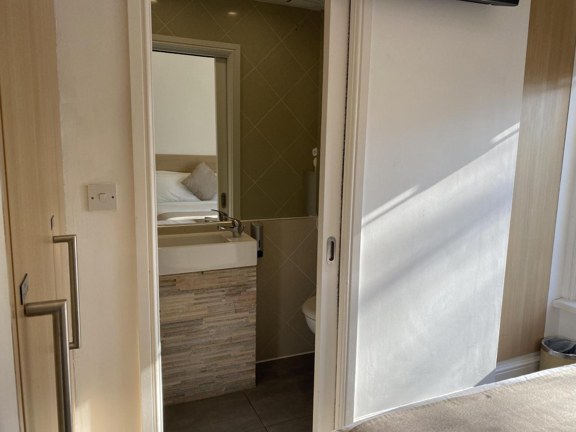 Nox - Kensington 4*