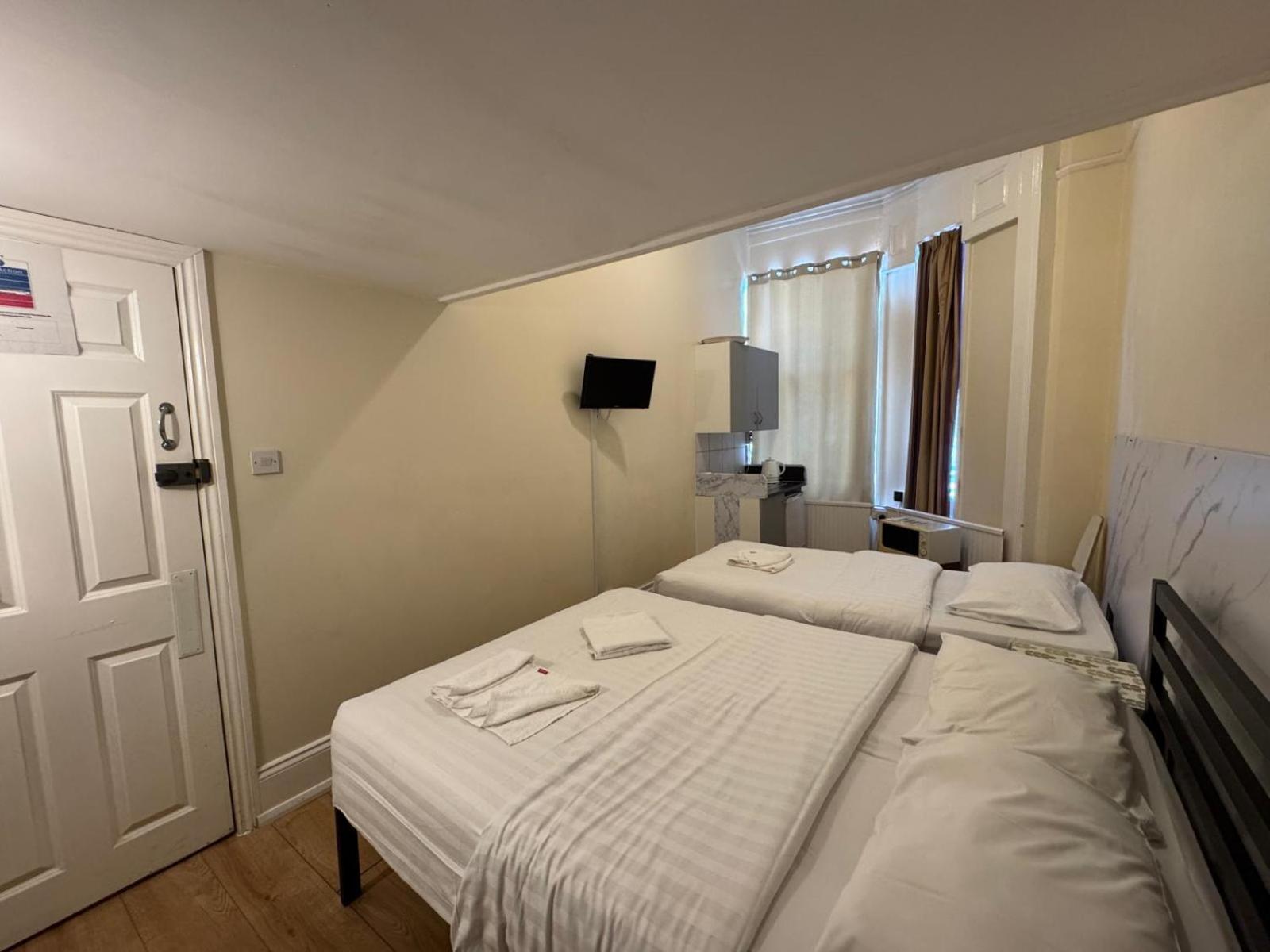 Guest house Anwar House 2*