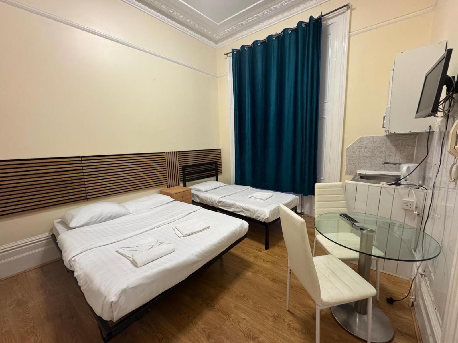 Guest house Anwar House London