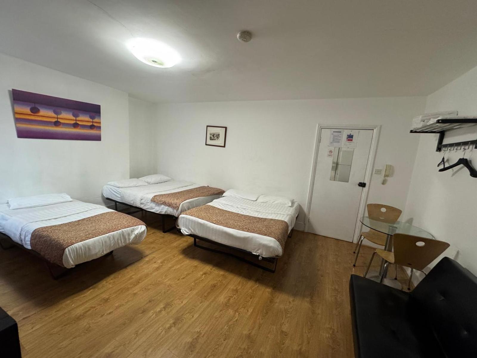 Guest house Anwar House London