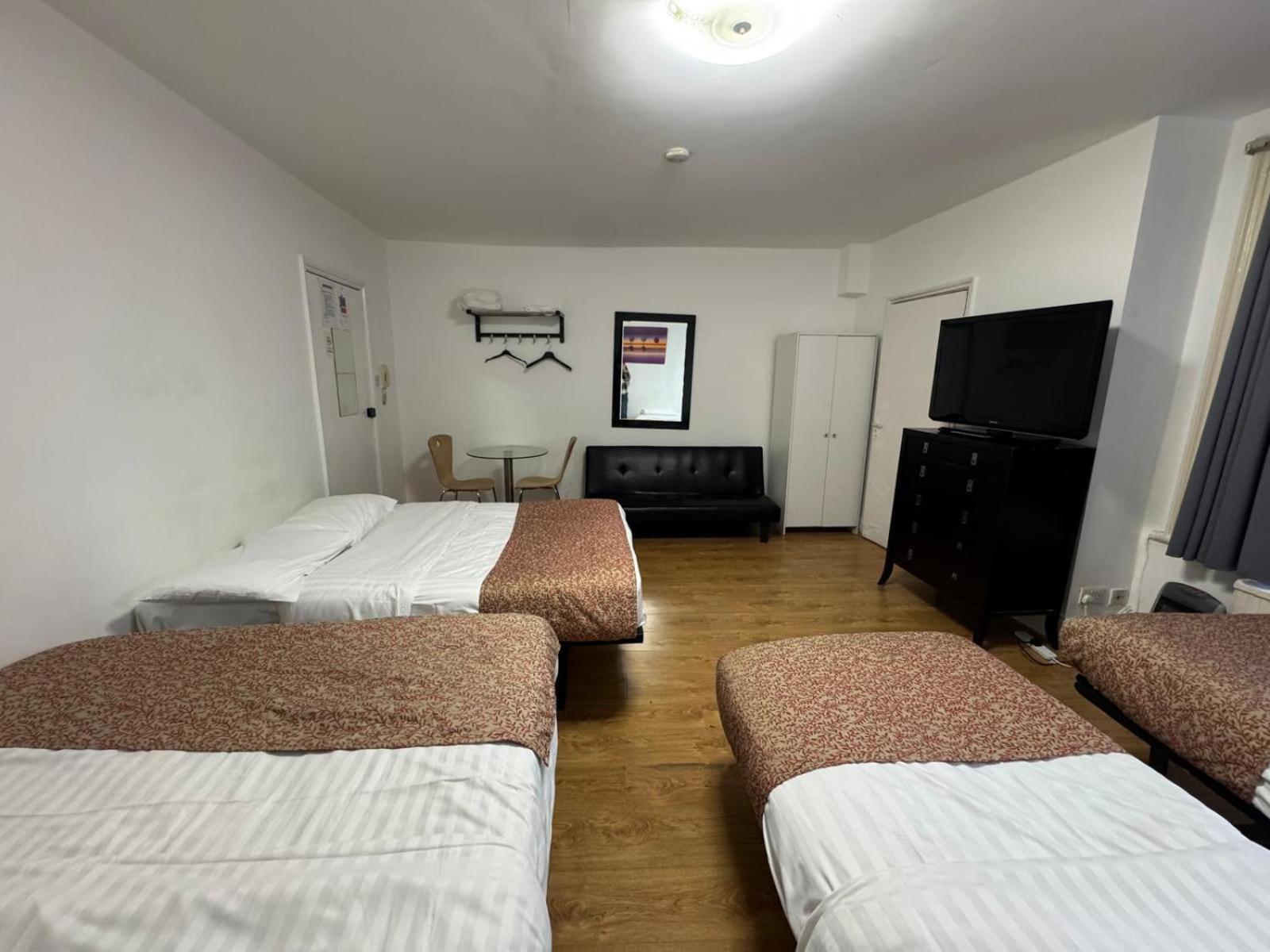 Guest house Anwar House 2*