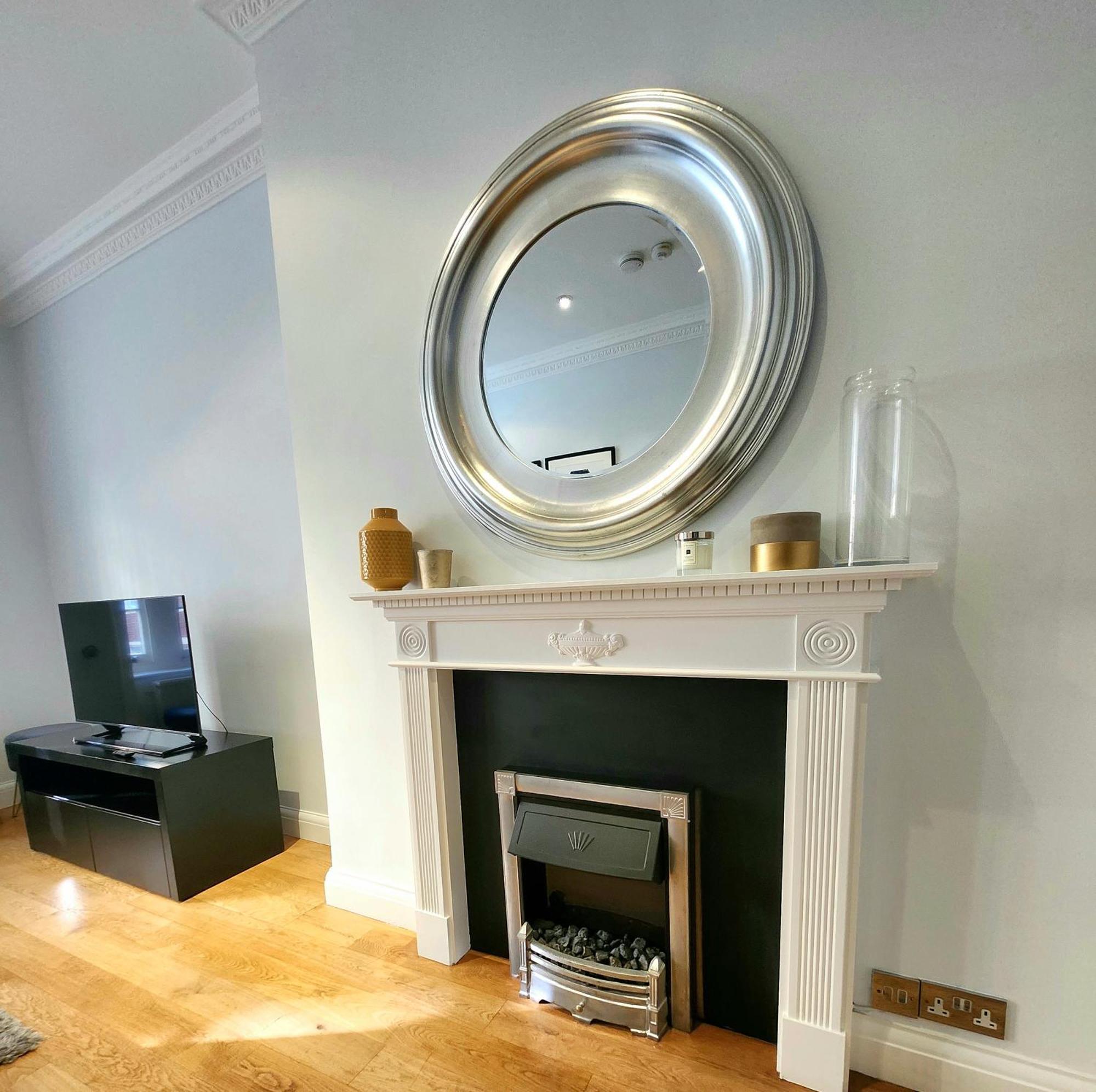 2 Bedroom Luxury Knightsbridge Leilighet *