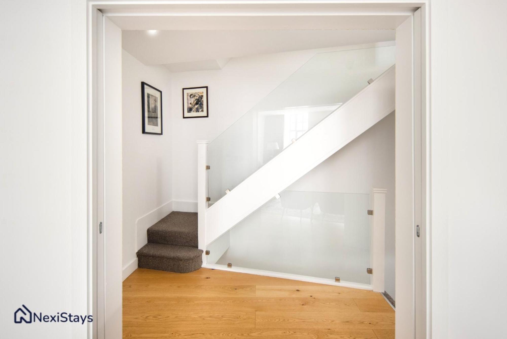 5 Mins Walk To Bond Street, Marylebone Mews