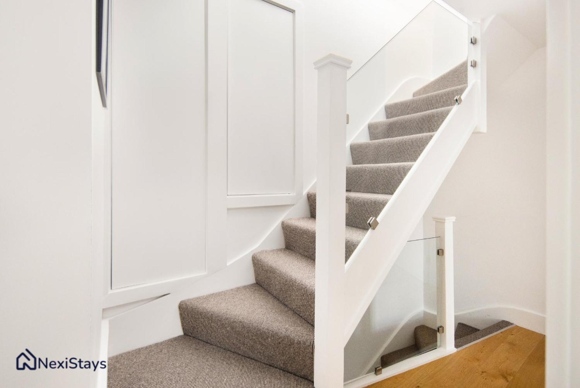 5 Mins Walk To Bond Street, Marylebone Mews *