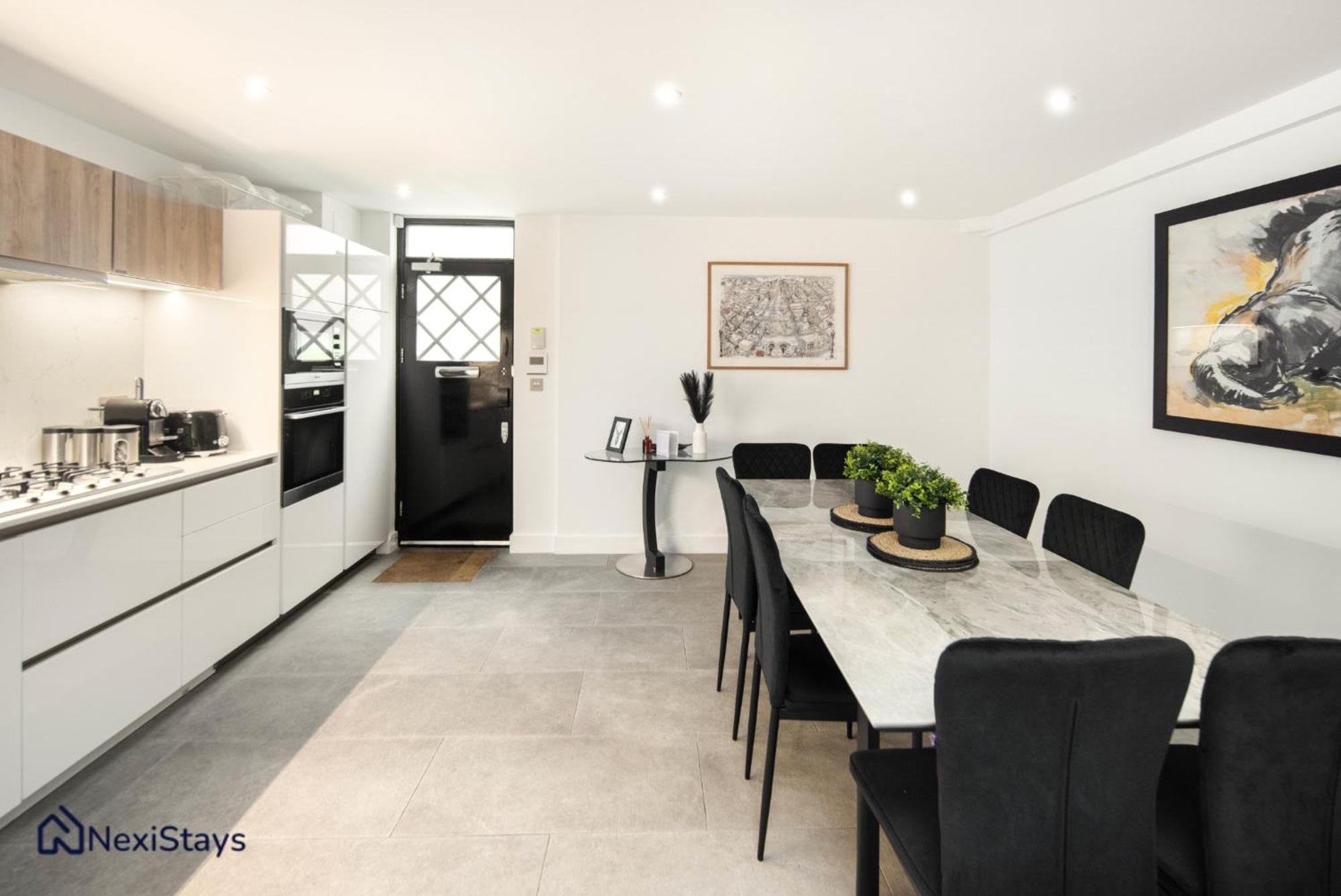 5 Mins Walk To Bond Street, Marylebone Mews London