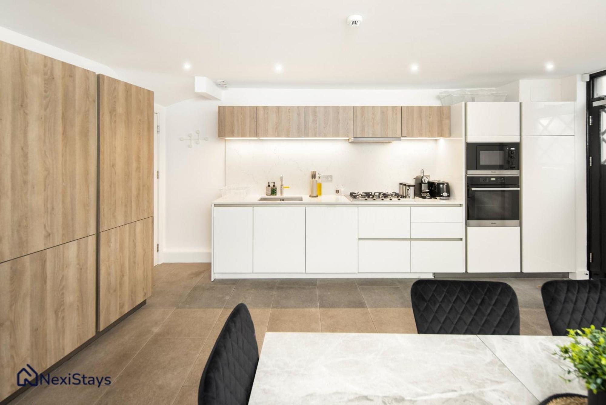 5 Mins Walk To Bond Street, Marylebone Mews