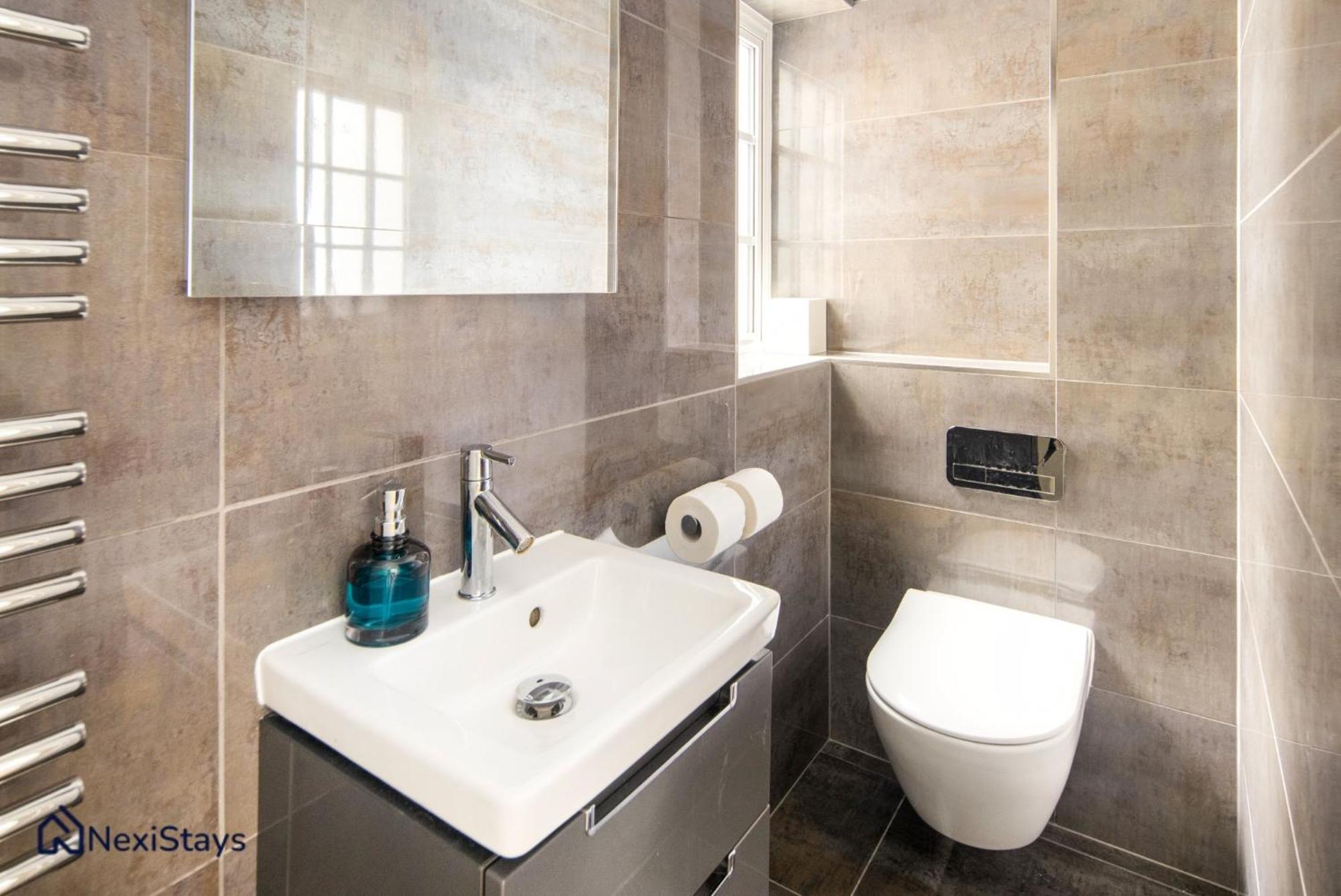 5 Mins Walk To Bond Street, Marylebone Mews *