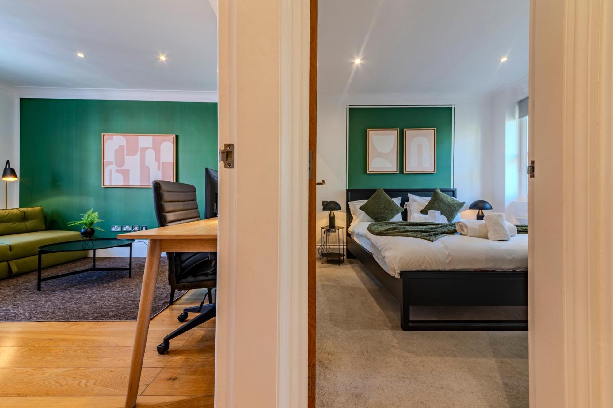 Soho - Piccadilly Circus Modern One Bedroom Flat London