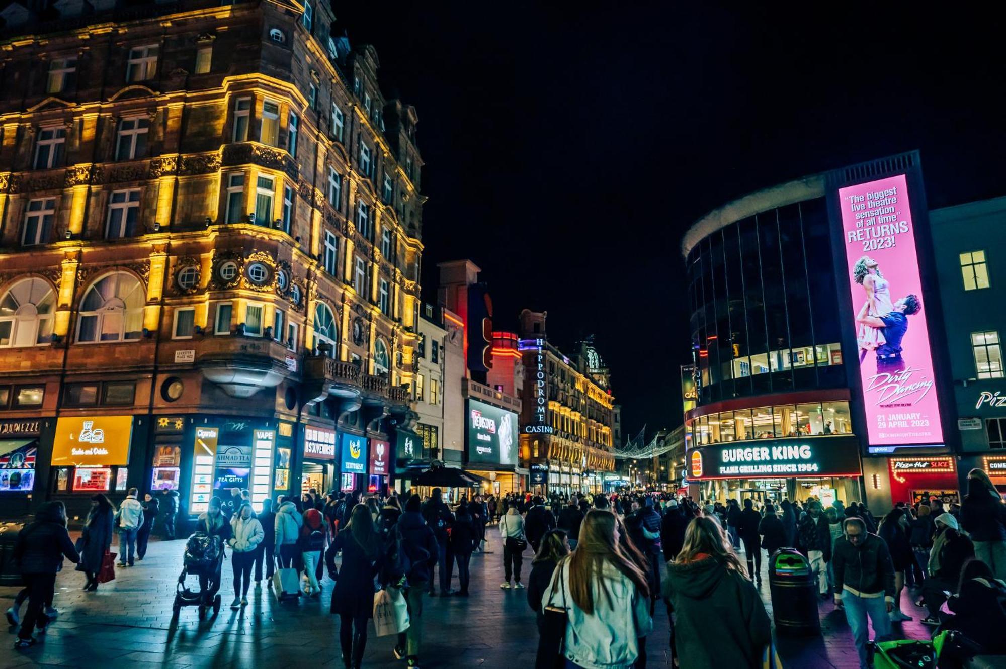 Soho - Piccadilly Circus Modern One Bedroom Flat Apartment *