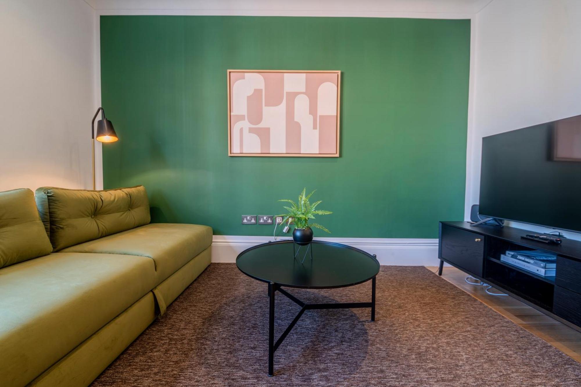 Soho - Piccadilly Circus Modern One Bedroom Flat London