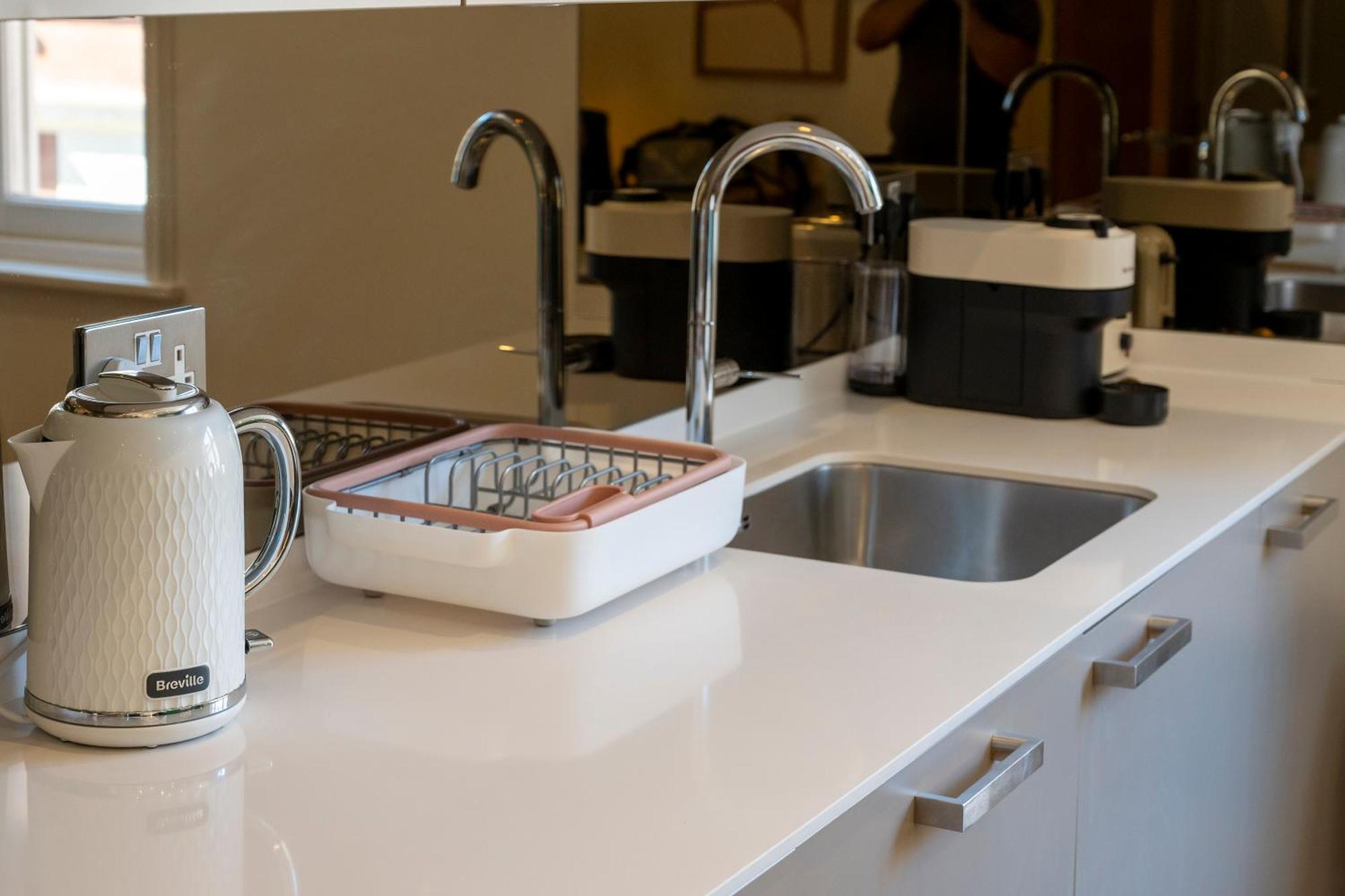 Soho - Piccadilly Circus Modern One Bedroom Flat Apartment