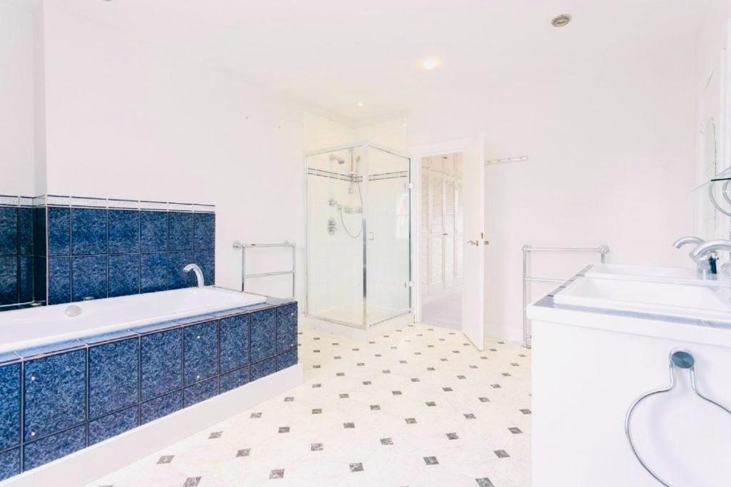 Lovely Around Kensington And Chelsea Locations W8 Sw5 Sw3 Sw10 By Ricky & Giustina Apartment London