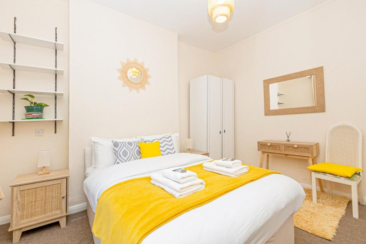 Spacious 4-bed Fulham Walk To River Thames Leilighet *