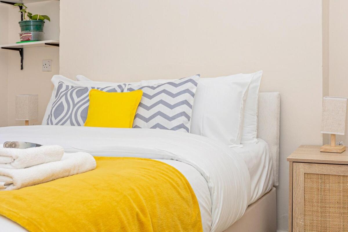 Spacious 4-bed Fulham Walk To River Thames Leilighet