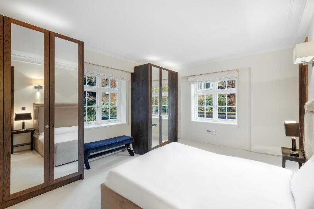Spacious And Private By Royal Palace Apartamento Londres