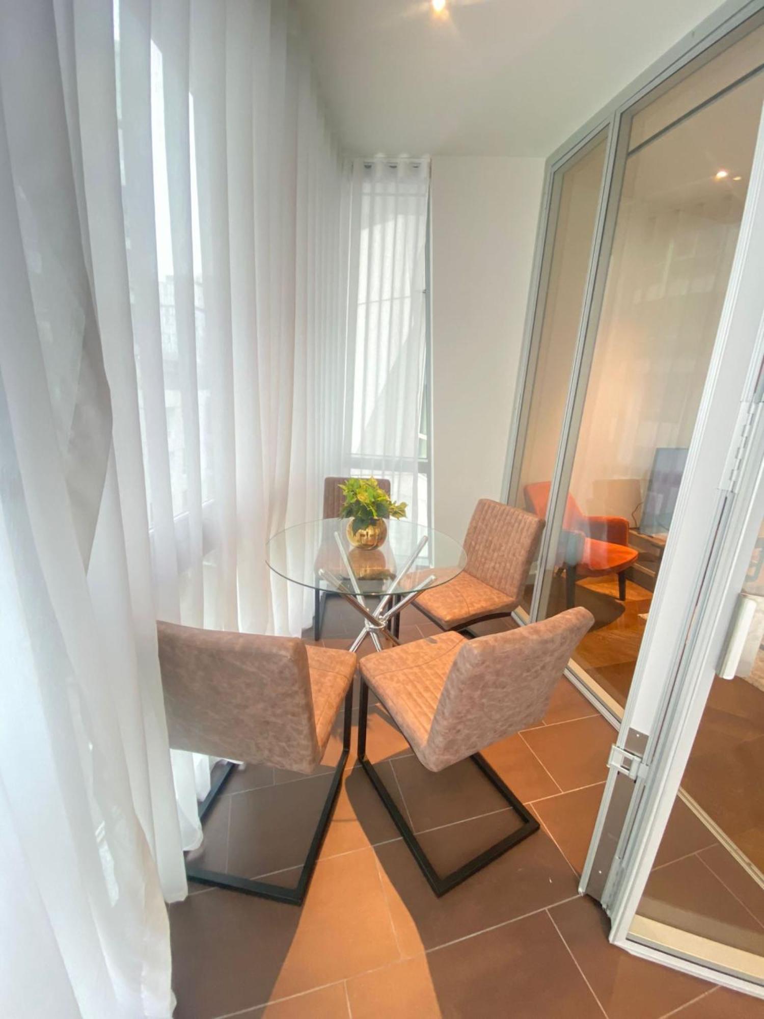 Battersea 2 Bed Riverside *