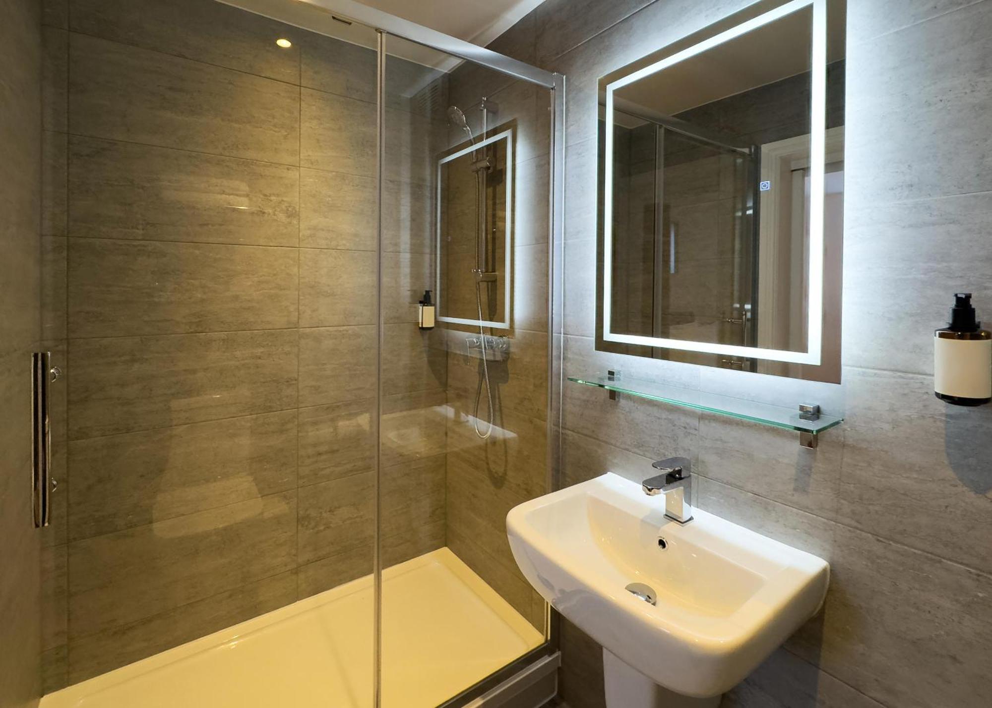 Berjaya Eden Park Hotel London