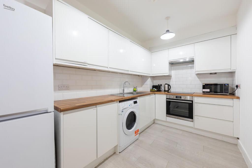 Leilighet Victorian Beauty With Private Toilet And Shower Near Tube Station *