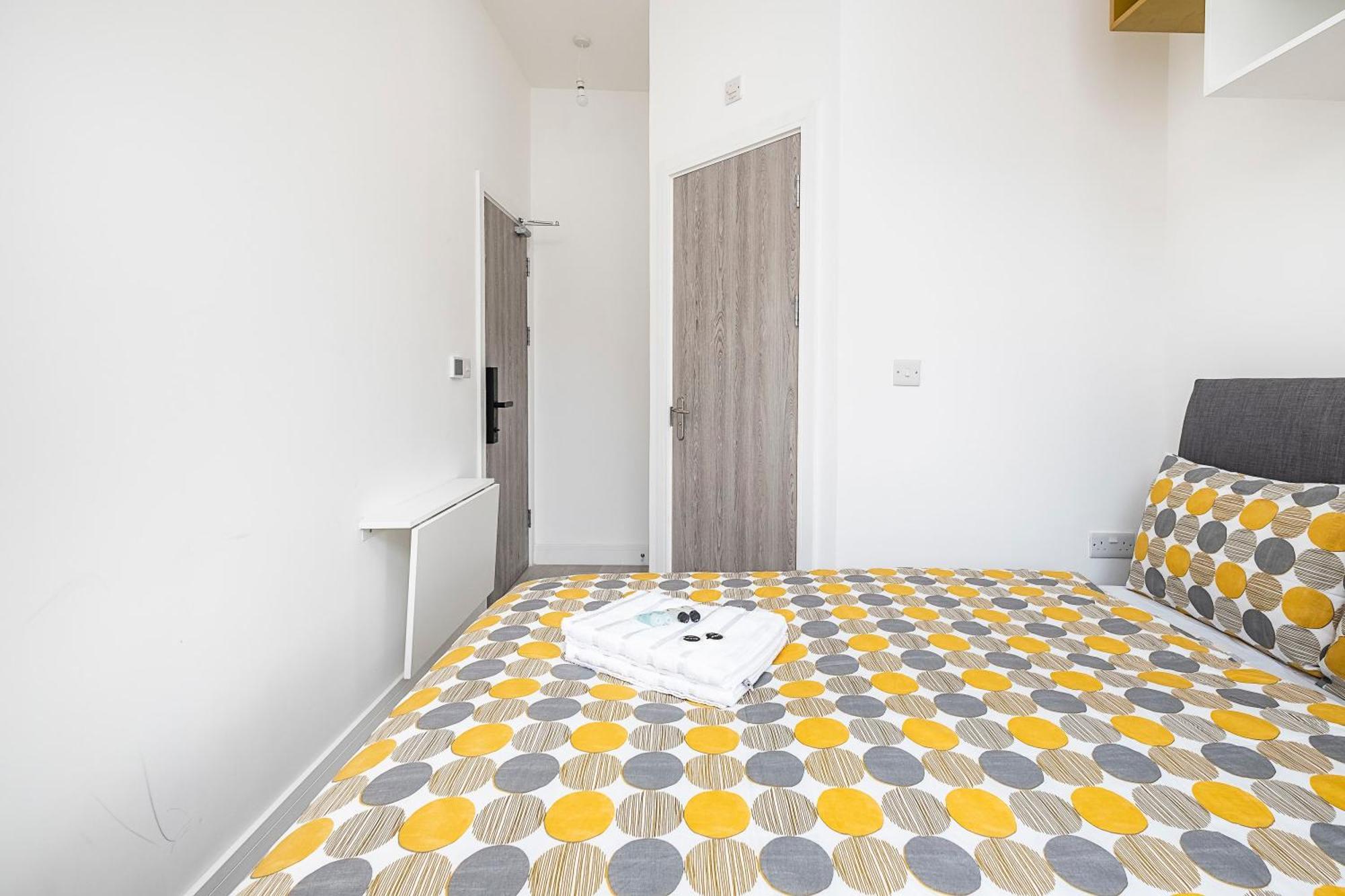 Victorian Beauty With Private Toilet And Shower Near Tube Station Leilighet